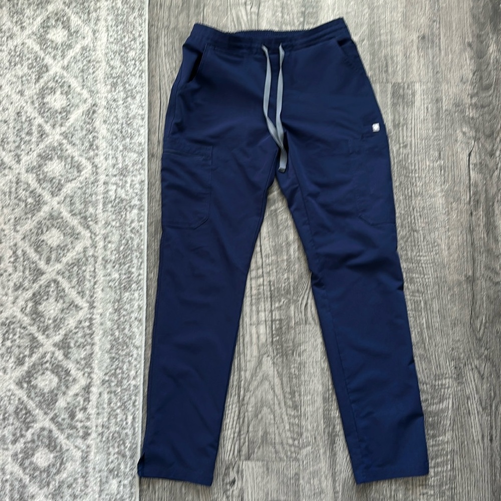 Figs skinny scrub pants. Size XS